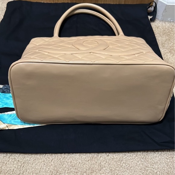 Chanel Lambskin Medallion Beige Tote Gold Hardware with ENTRUPY Good used cond - Picture 8 of 12